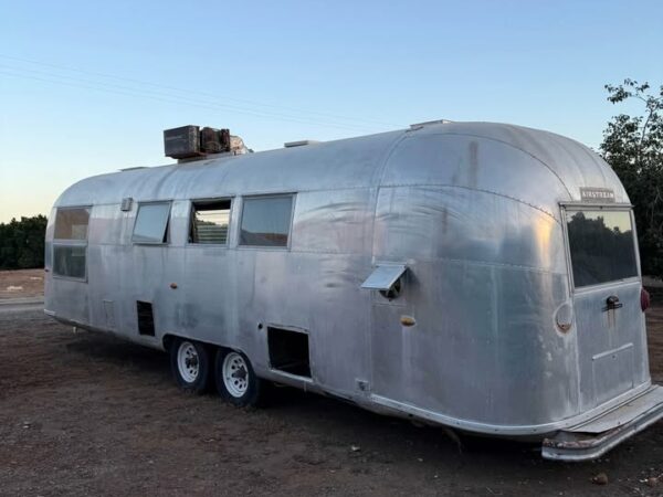 GM007-Airstream Sovereign International Land Yacht