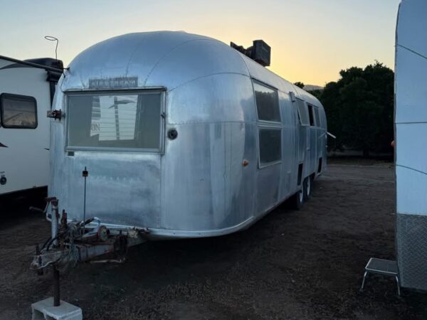GM007-Airstream Sovereign International Land Yacht
