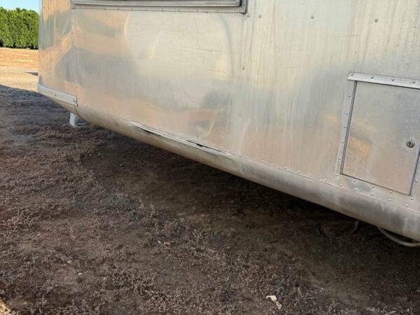 GM007-Airstream Sovereign International Land Yacht