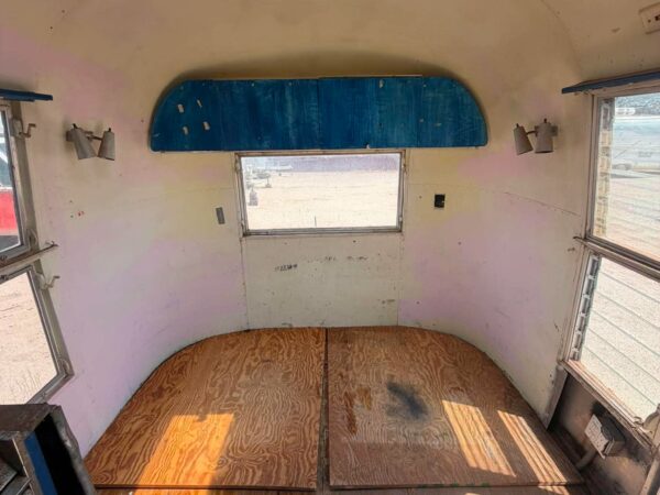 GM005-1964 airstream tradewind