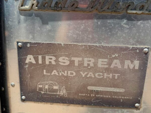 GM005-1964 airstream tradewind