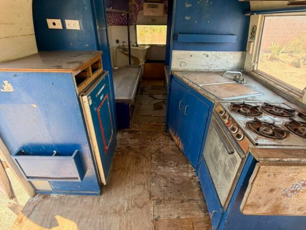 GM005-1964 airstream tradewind