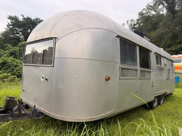 GM001-1957 AIRSTREAM OVERLANDER
