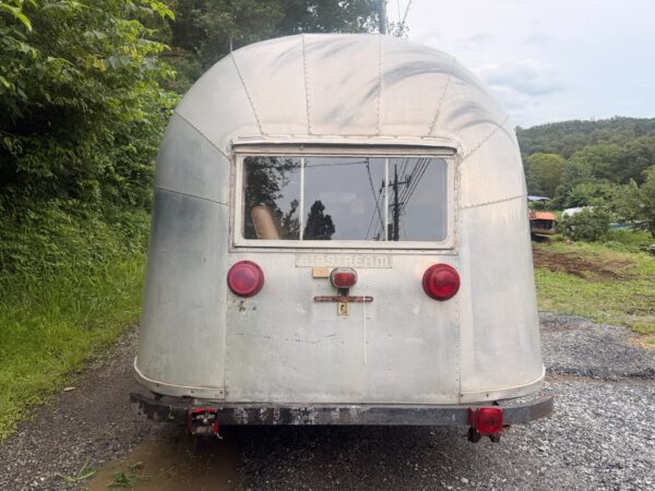 GM001-1957 AIRSTREAM OVERLANDER