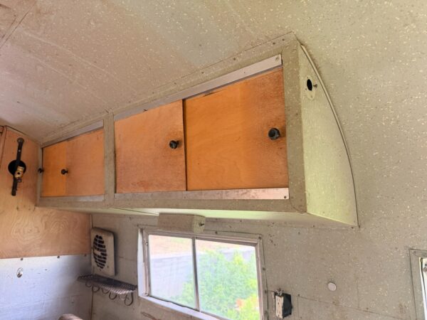 GM001-1957 AIRSTREAM OVERLANDER