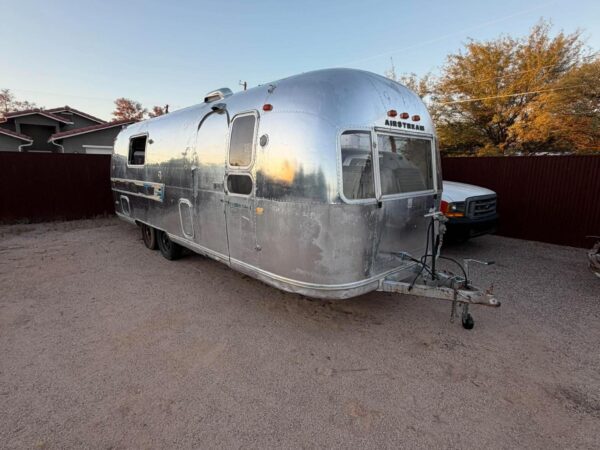 GM004-1970AIRSTREAM OVERLANDER