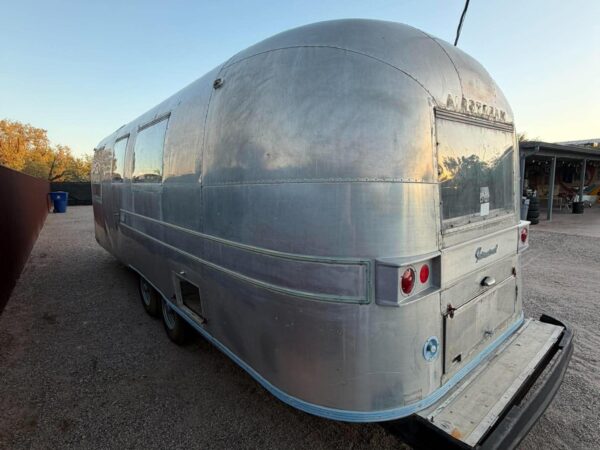 GM004-1970AIRSTREAM OVERLANDER