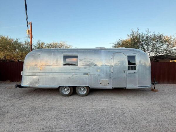 GM004-1970AIRSTREAM OVERLANDER