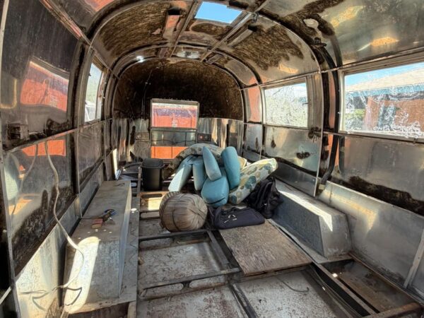 GM003-1967AIRSTREAM OVERLANDER
