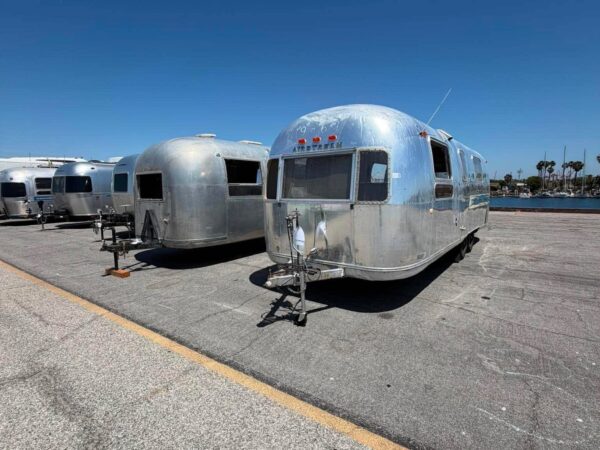 GM003-1967AIRSTREAM OVERLANDER