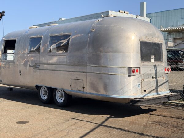 GM003-1967AIRSTREAM OVERLANDER