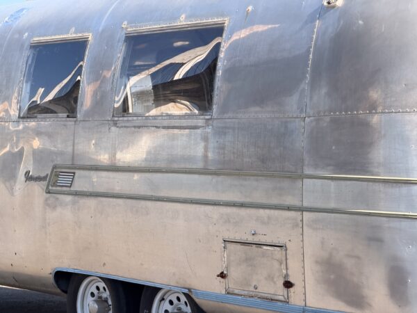 GM003-1967AIRSTREAM OVERLANDER