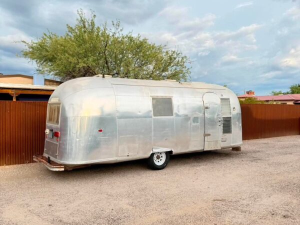 GM005-1964 airstream tradewind