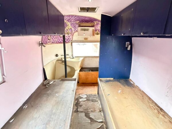 GM005-1964 airstream tradewind