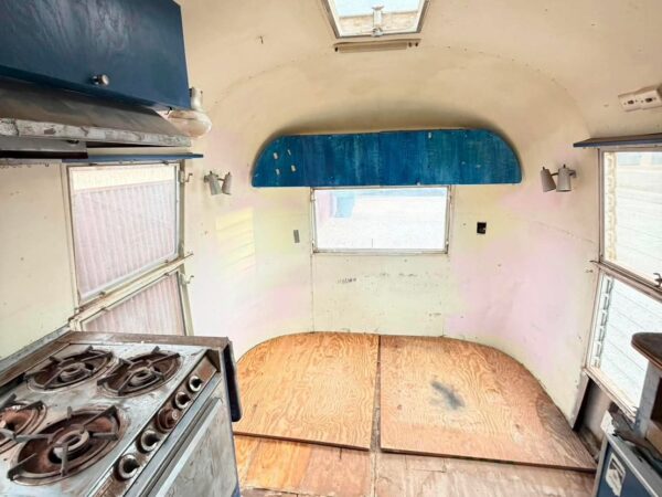 GM005-1964 airstream tradewind